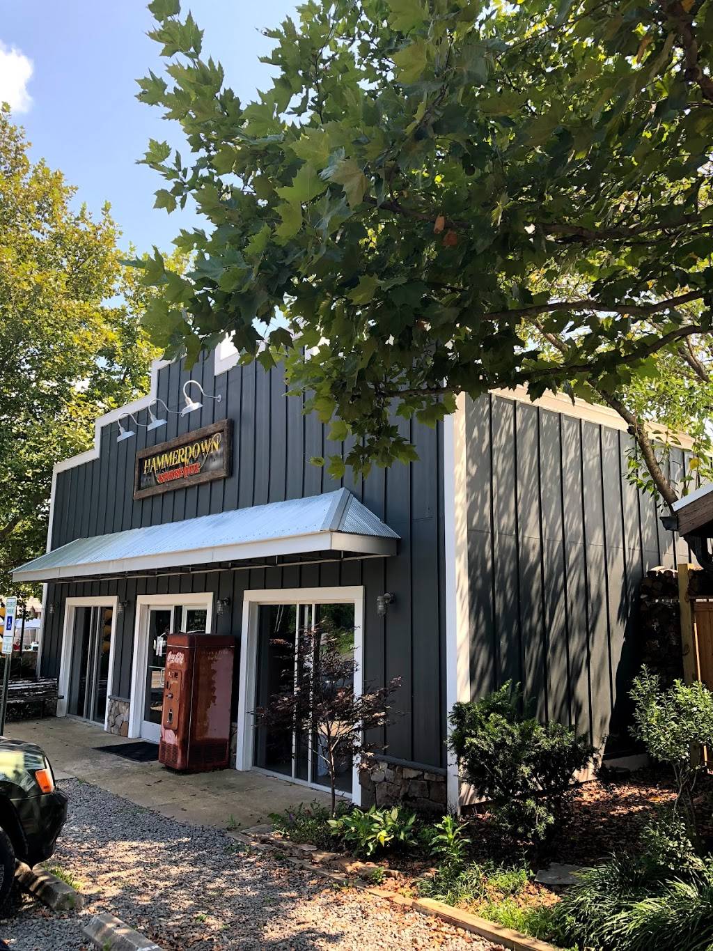 Hammerdown Barbecue | restaurant | 41153 John Mosby Hwy, Aldie, VA 20105, USA | 7035428692 OR +1 703-542-8692