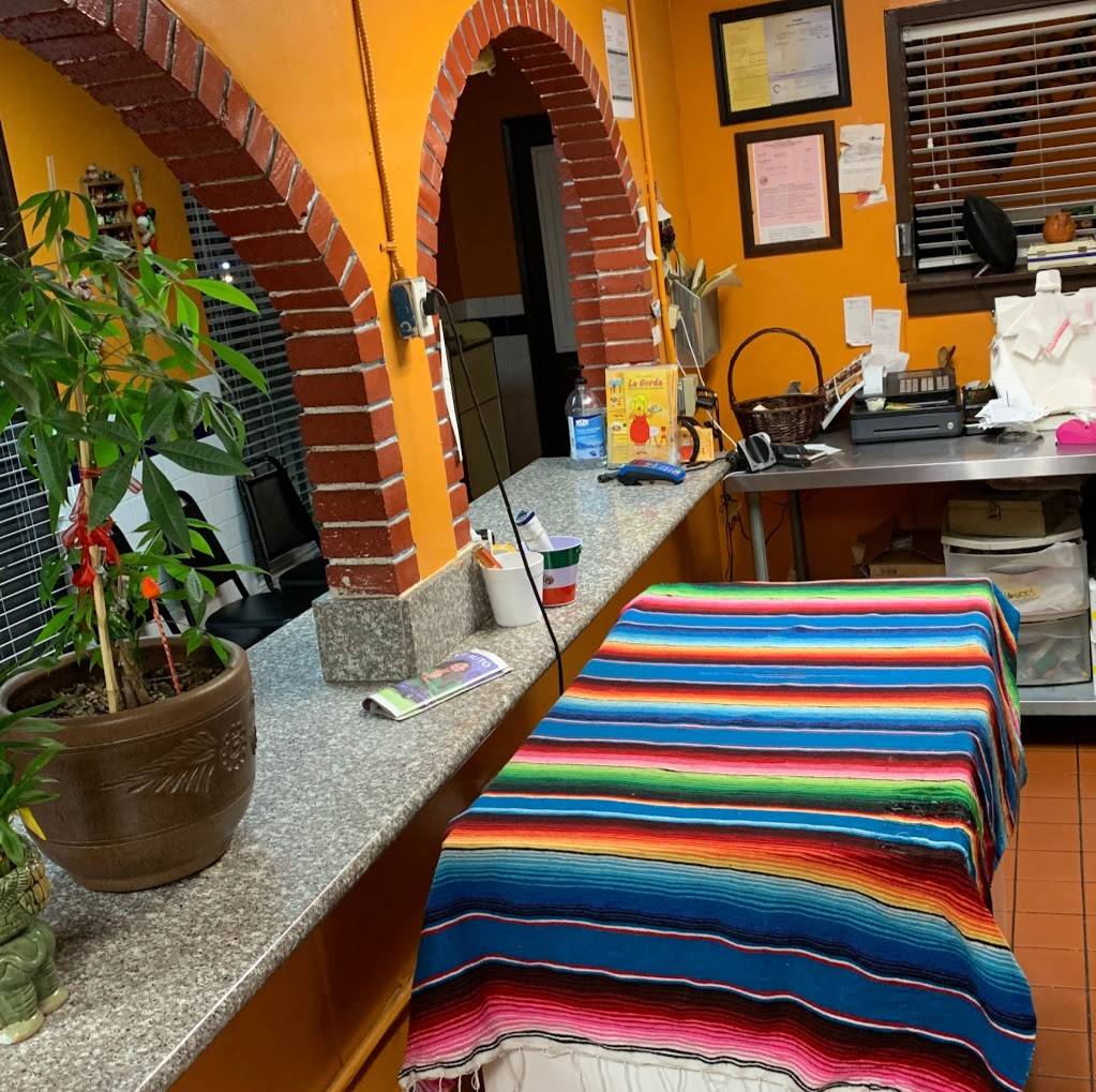 Cenaduria La Gorda | restaurant | 10654 Cedar Ave, Bloomington, CA 92316, USA | 9098771490 OR +1 909-877-1490