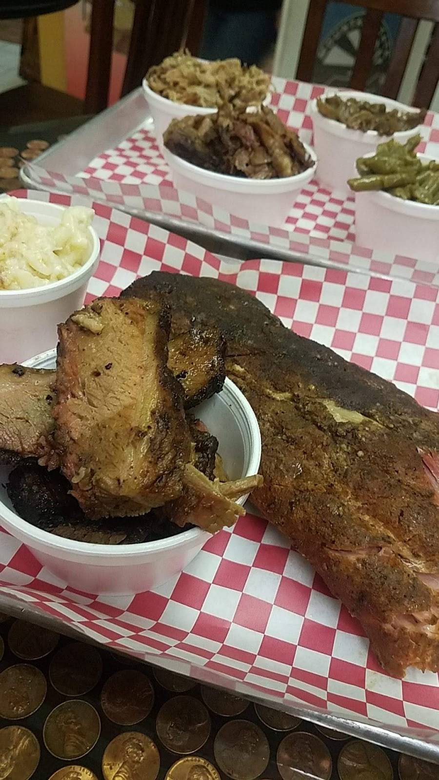 TeeDawgs BBQ | restaurant | 307 W Washington St, Charles Town, WV 25414, USA | 3047252271 OR +1 304-725-2271