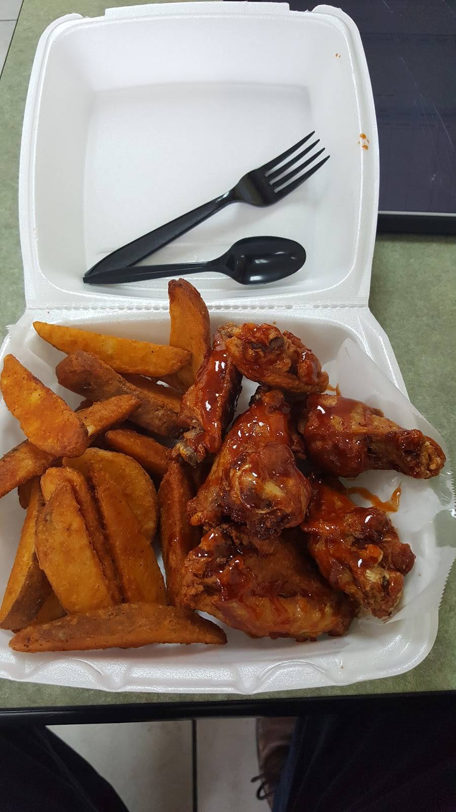 Waba WingHouse | restaurant | 8200 Wilcrest Dr #2, Houston, TX 77072, USA | 2815302711 OR +1 281-530-2711