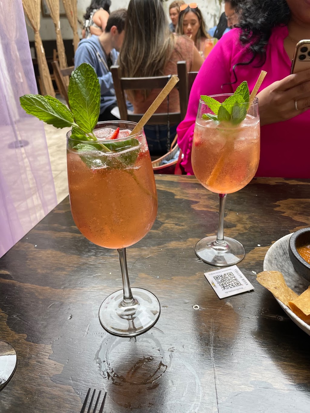 Yellow Rosa Cocktaileria | restaurant | 2901 Commerce St, Dallas, TX 75226, USA | 4699968969 OR +1 469-996-8969