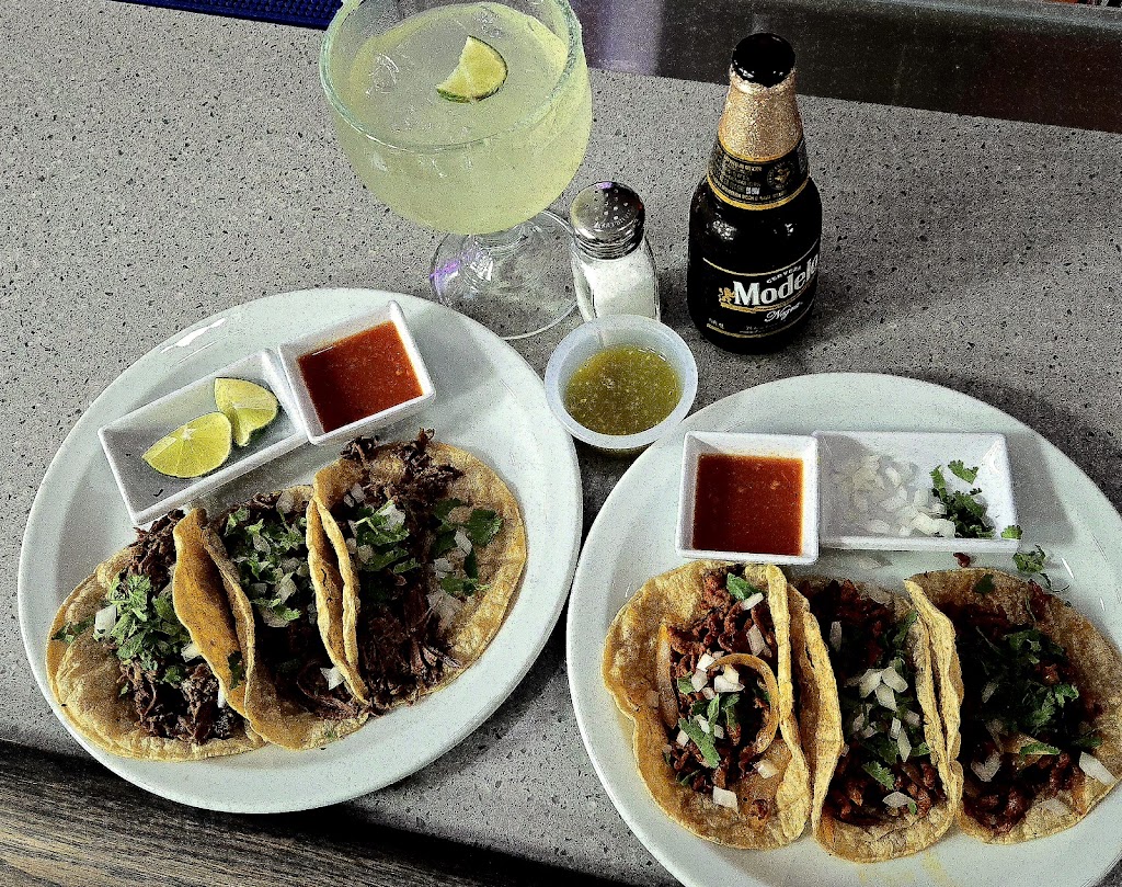 Salmoncito | restaurant | 1280 MO-100, Pacific, MO 63069, USA | 6364516389 OR +1 636-451-6389