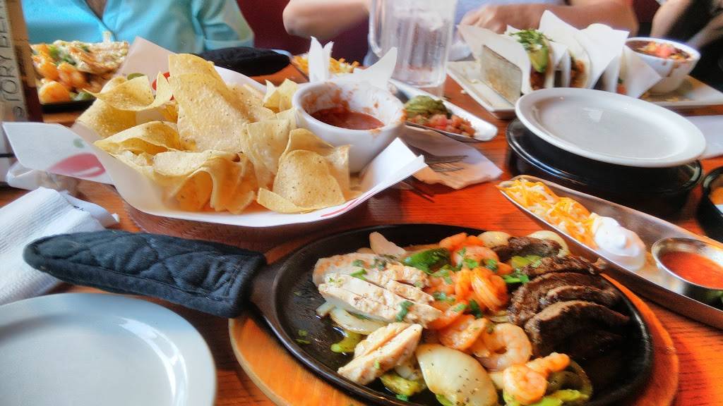 Chilis Grill & Bar | meal takeaway | 1105 W Valley Pkwy, Escondido, CA 92025, USA | 7607375101 OR +1 760-737-5101