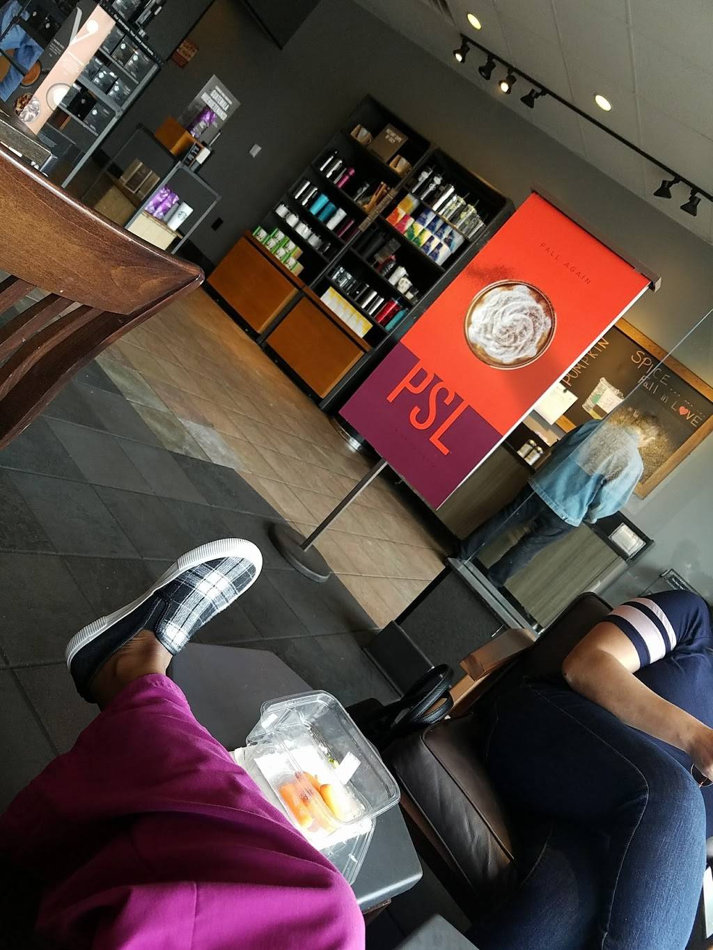 Starbucks | cafe | 390 Jericho Turnpike Unit B, Syosset, NY 11791, USA | 5163640357 OR +1 516-364-0357