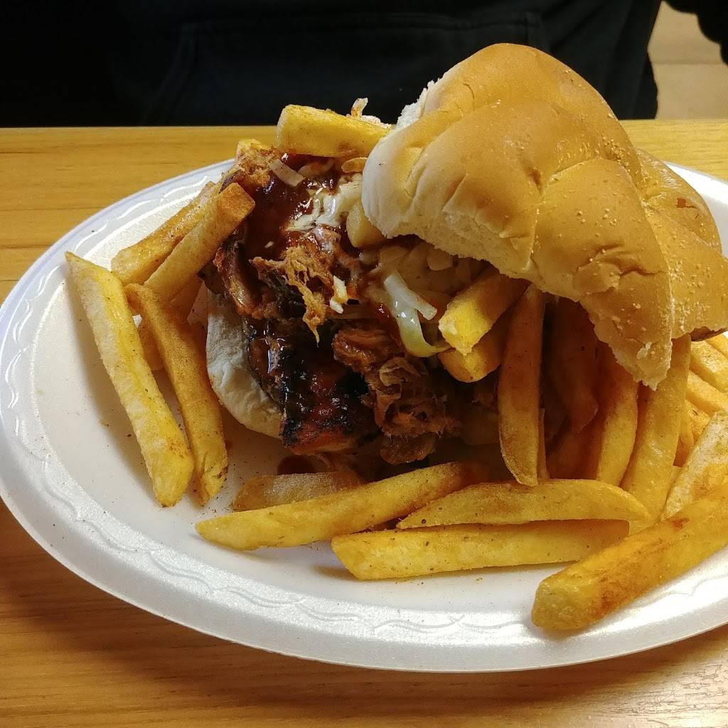 Gios BBQ | restaurant | 2829 Woodland Bigler Hwy, Woodland, PA 16881, USA | 8148577714 OR +1 814-857-7714