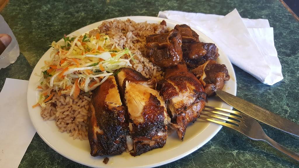 Shandras Roti Shop | restaurant | 5030 Maingate Dr, Mississauga, ON L4W 1N5, Canada | 9056257775 OR +1 905-625-7775