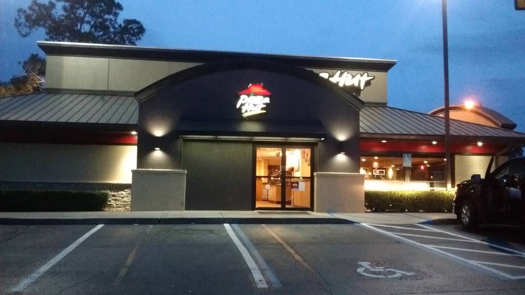 Pizza Hut | restaurant | 15947 NW US Hwy 441, Alachua, FL 32615, USA | 3864625900 OR +1 386-462-5900