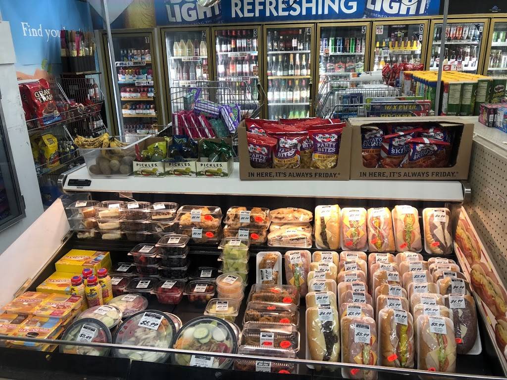 Guilios Market Pizza & Chicken | meal takeaway | 21306 Schoolcraft Ave, Detroit, MI 48223, USA | 3135357337 OR +1 313-535-7337