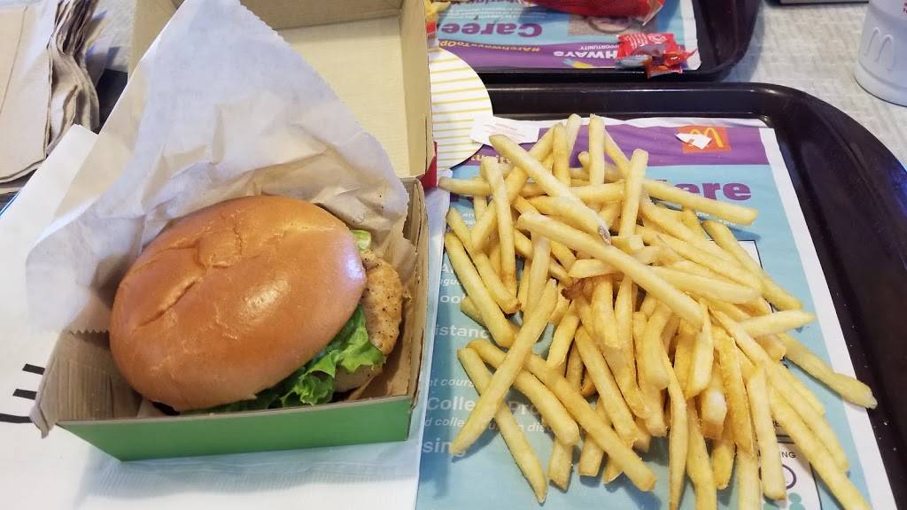 McDonalds | cafe | 4155 24th Ave, Fort Gratiot Twp, MI 48059, USA | 8103859080 OR +1 810-385-9080