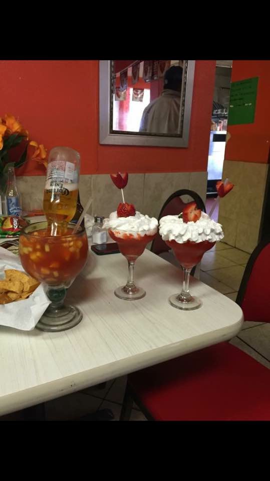 El Faro | restaurant | 111 N 6th St C, Sunnyside, WA 98944, USA | 5098394000 OR +1 509-839-4000