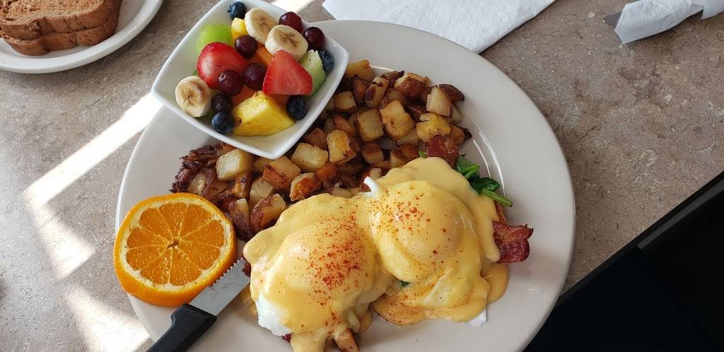 Benedicts | restaurant | 7048 Park Blvd N, Pinellas Park, FL 33781, USA | 7275454929 OR +1 727-545-4929