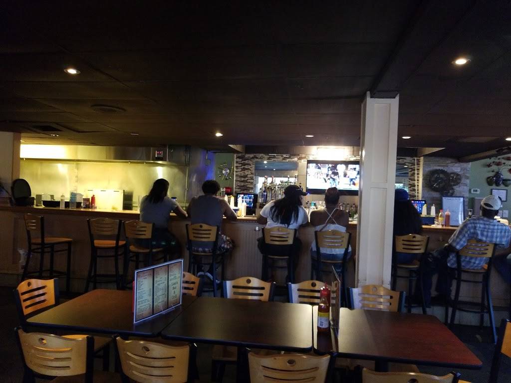 Lisa Bar And Grill | restaurant | 107 Chowan Dr, Portsmouth, VA 23701, USA | 7579982991 OR +1 757-998-2991