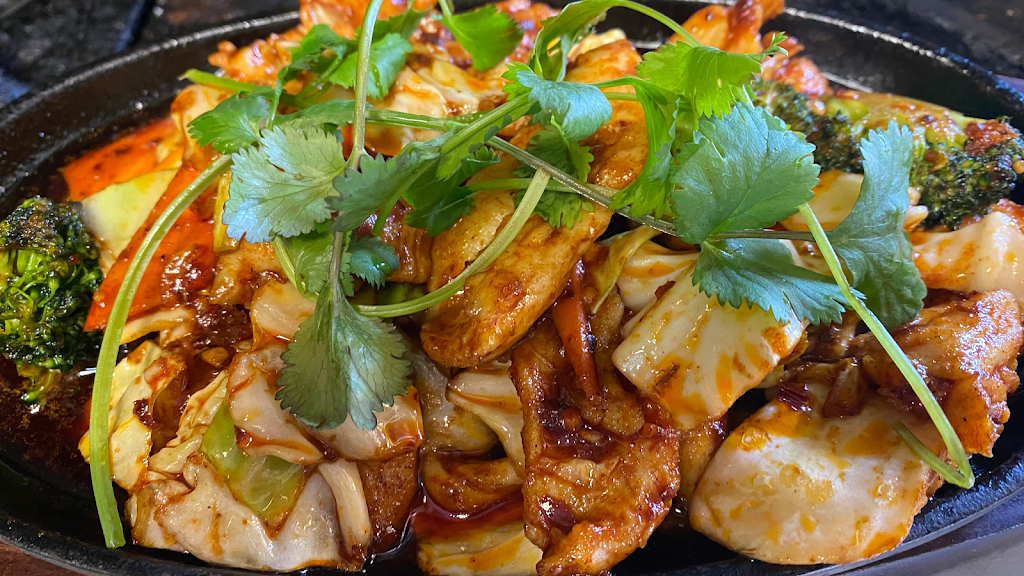 Fresh Sushi Pho | restaurant | 7159 E Broadway Blvd, Tucson, AZ 85710, USA | 5205006267 OR +1 520-500-6267