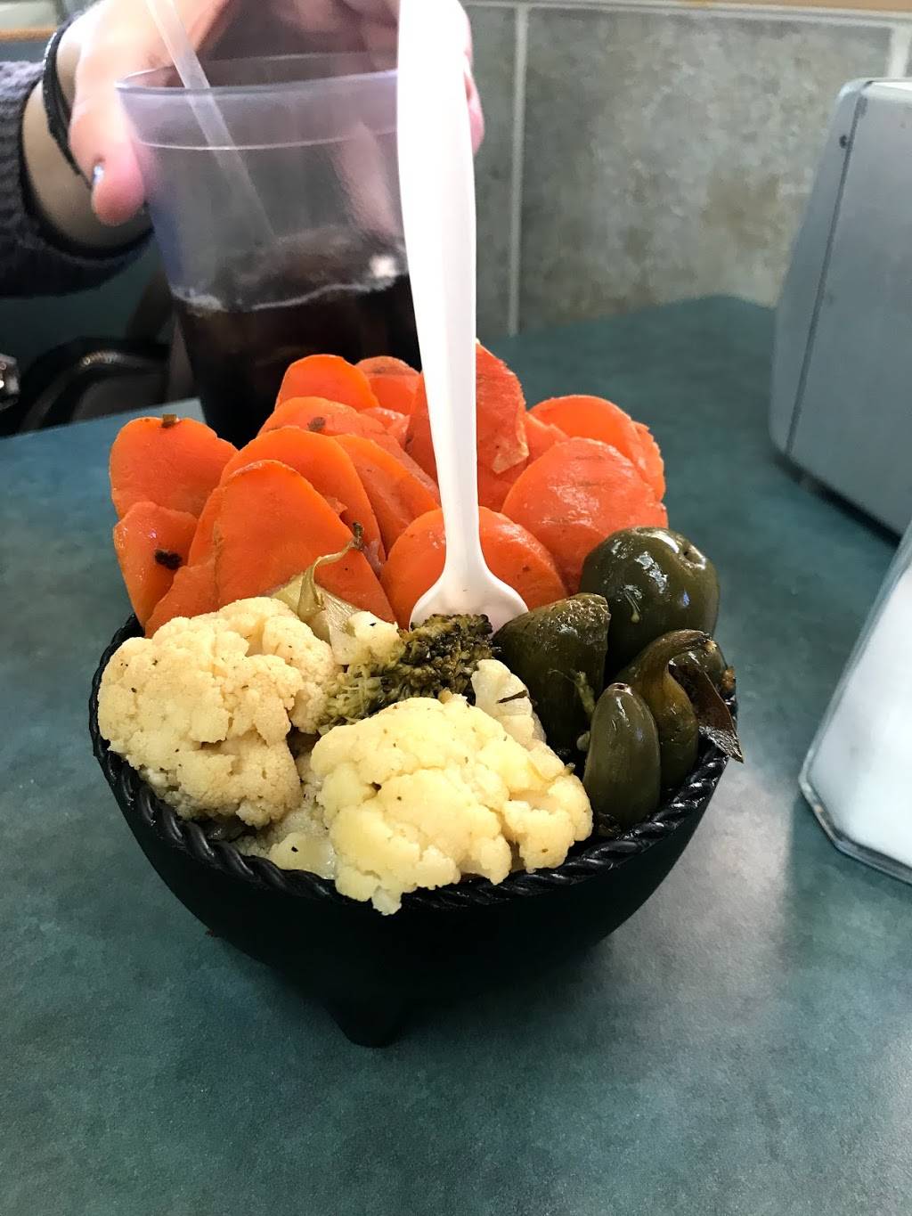 Los Portales | restaurant | 805 E State St, Rockford, IL 61104, USA | 8159619690 OR +1 815-961-9690