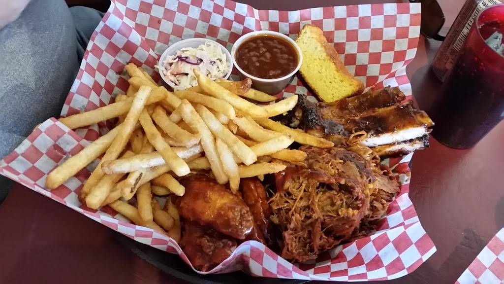 Big Bone BBQ and Wicked Wings | restaurant | 190 Minets Point Rd, Barrie, ON L4N 4C3, Canada | 7057332663 OR +1 705-733-2663