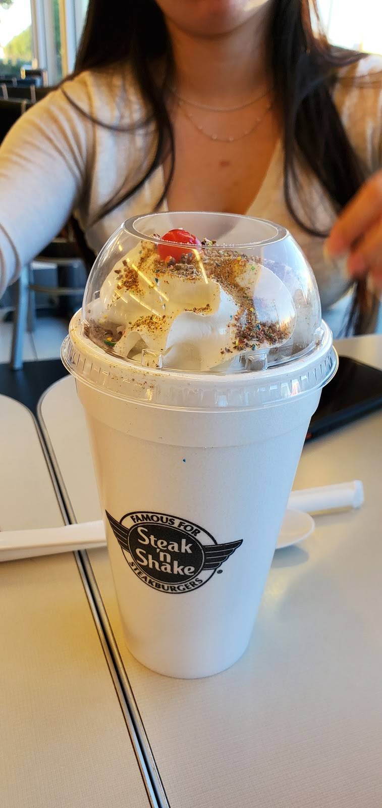 Steak n Shake | restaurant | 12160 Mariposa Rd, Victorville, CA 92395, USA | 7602430445 OR +1 760-243-0445