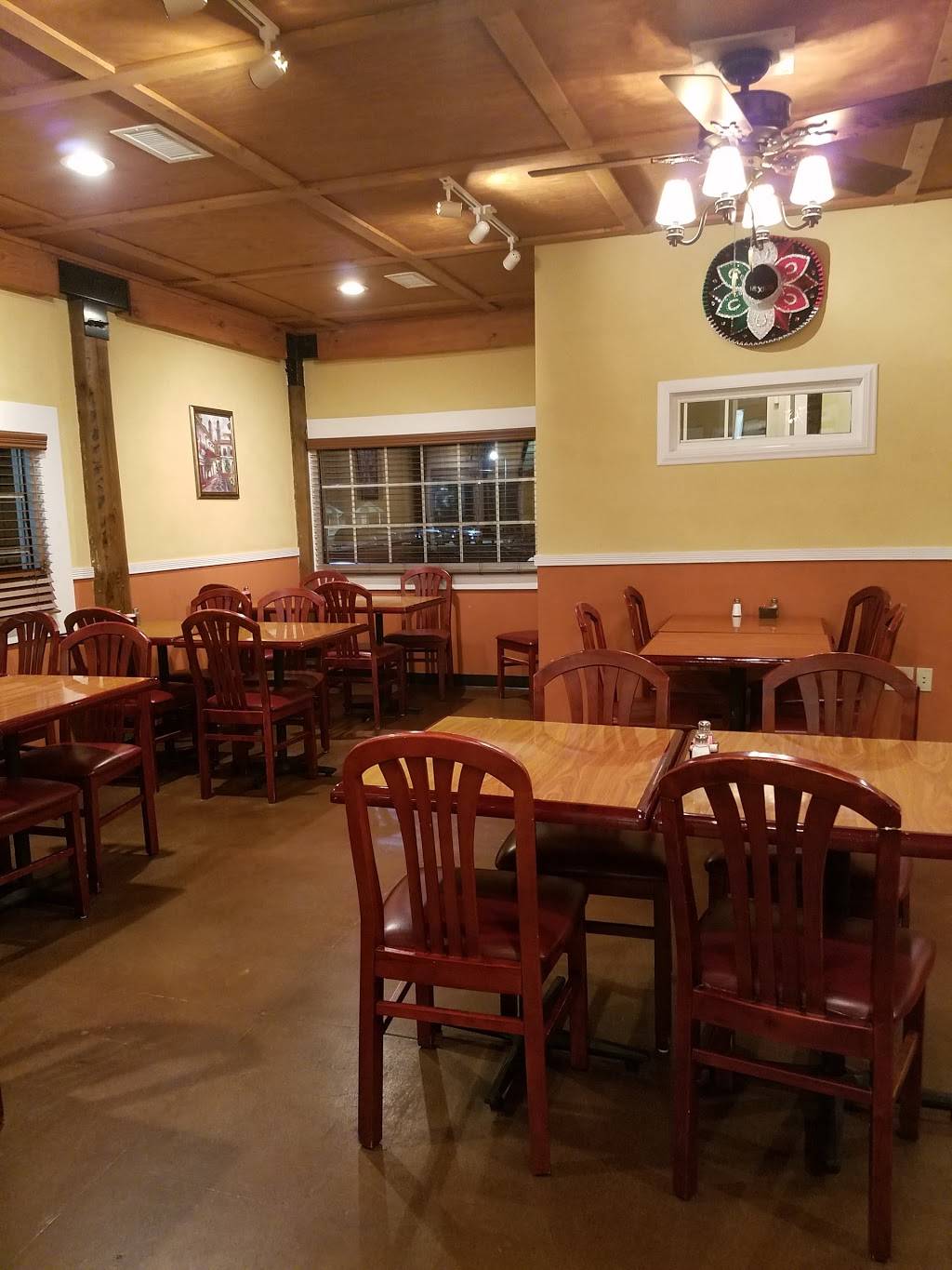 Amigos Mexican Grill | restaurant | 700 E King St, King, NC 27021, USA | 3369832020 OR +1 336-983-2020