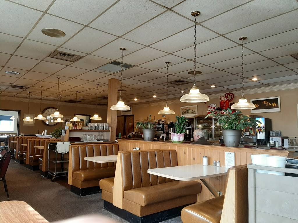 Cronks Cafe | night club | 812 4th Ave S, Denison, IA 51442, USA | 7122634191 OR +1 712-263-4191