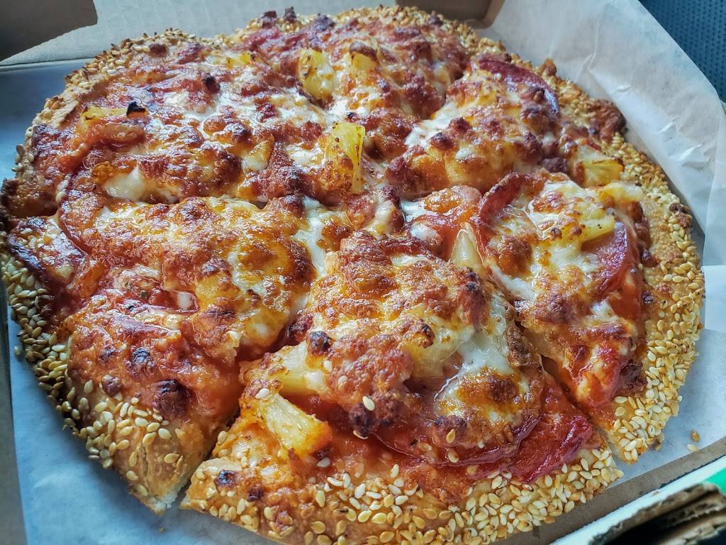 Red Swan Pizza | meal delivery | 1970 Hyde Park Rd Unit-4, London, ON N6H 5L9, Canada | 5194733555 OR +1 519-473-3555