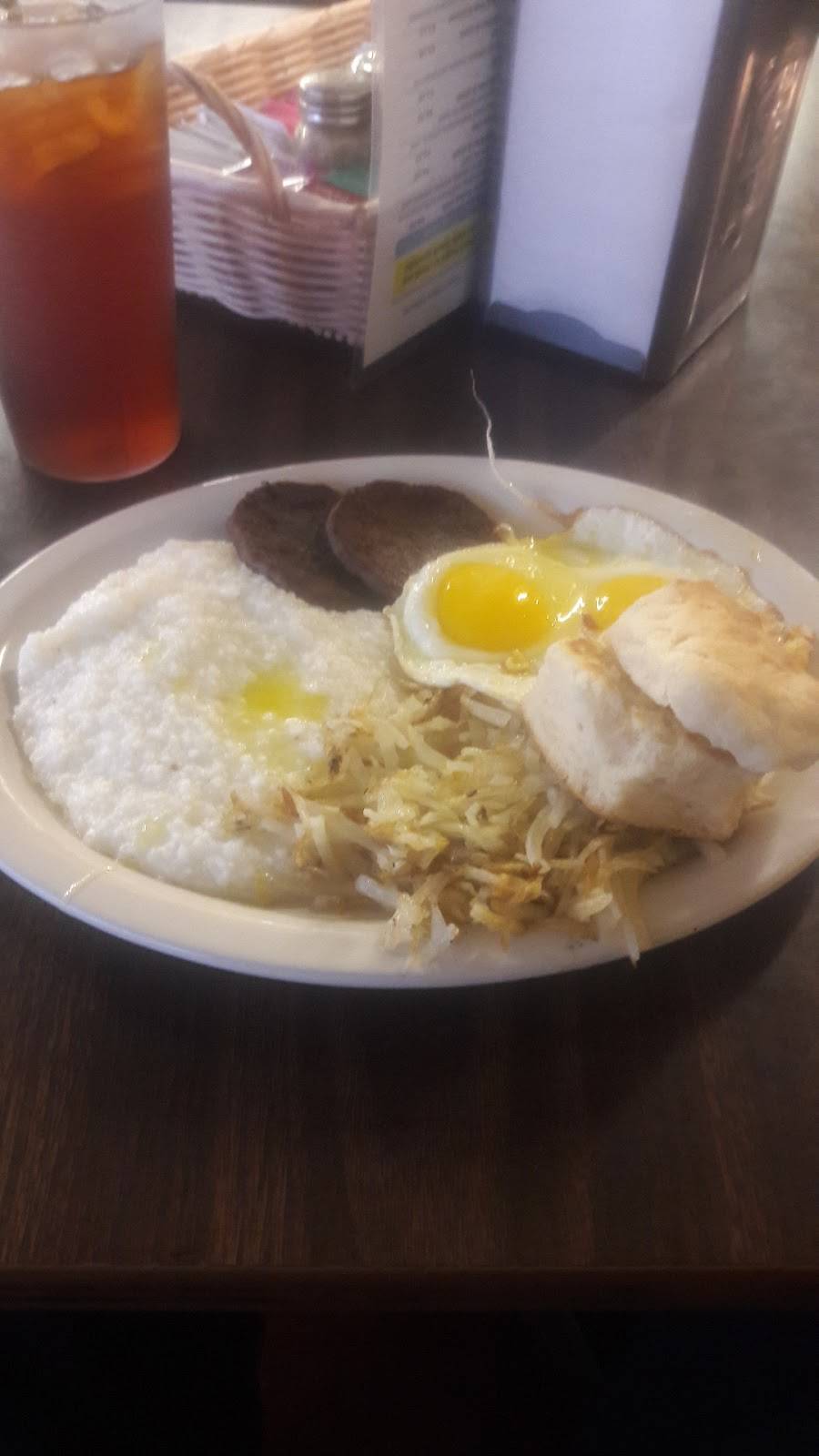 CCs Place | restaurant | 2023 Fort Benning Rd, Columbus, GA 31903, USA | 7066828888 OR +1 706-682-8888