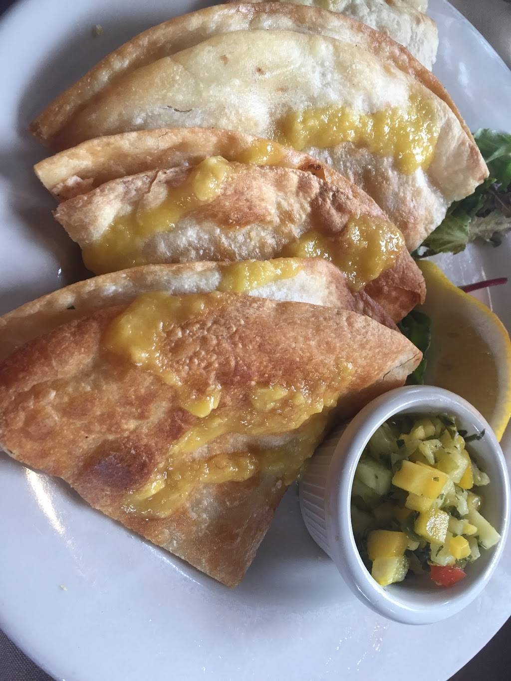 Dischs Route 53 Tavern | restaurant | 615 Washington St, Pembroke, MA 02359, USA | 7818262532 OR +1 781-826-2532