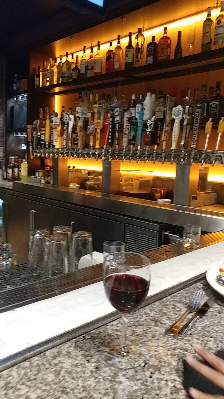 Henrys Tavern | Portland Airport | restaurant | 7000 NE Airport Way c2192, Portland, OR 97218, USA | 5039247909 OR +1 503-924-7909