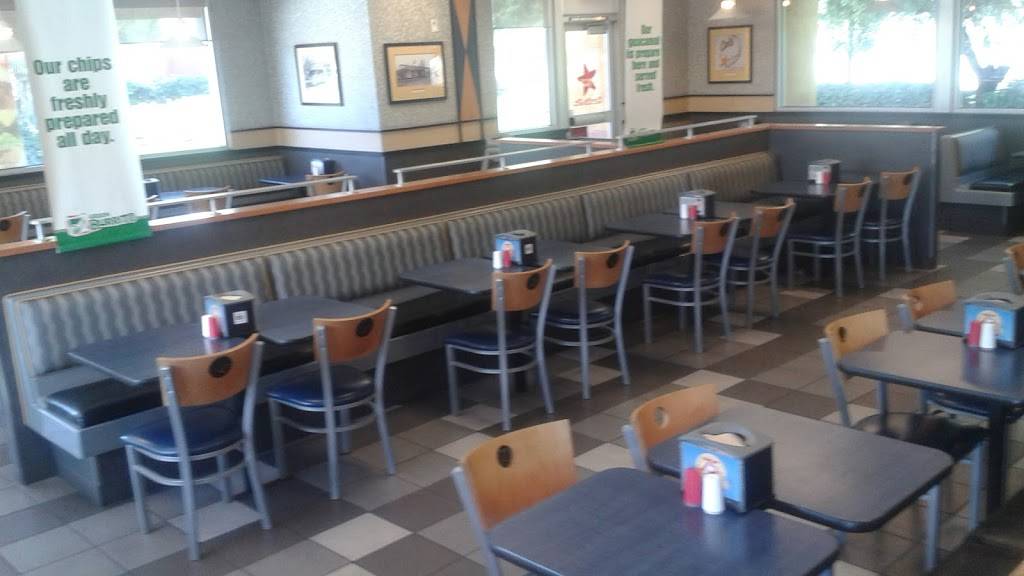 Carls Jr. | restaurant | 1489 Hulsey Way, Manteca, CA 95336, USA | 2098257190 OR +1 209-825-7190