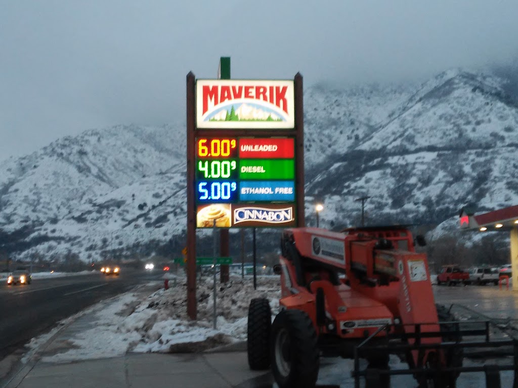 Maverik Adventures First Stop | restaurant | 2577 S Weber Dr, South Weber, UT 84405, USA | 8014797918 OR +1 801-479-7918