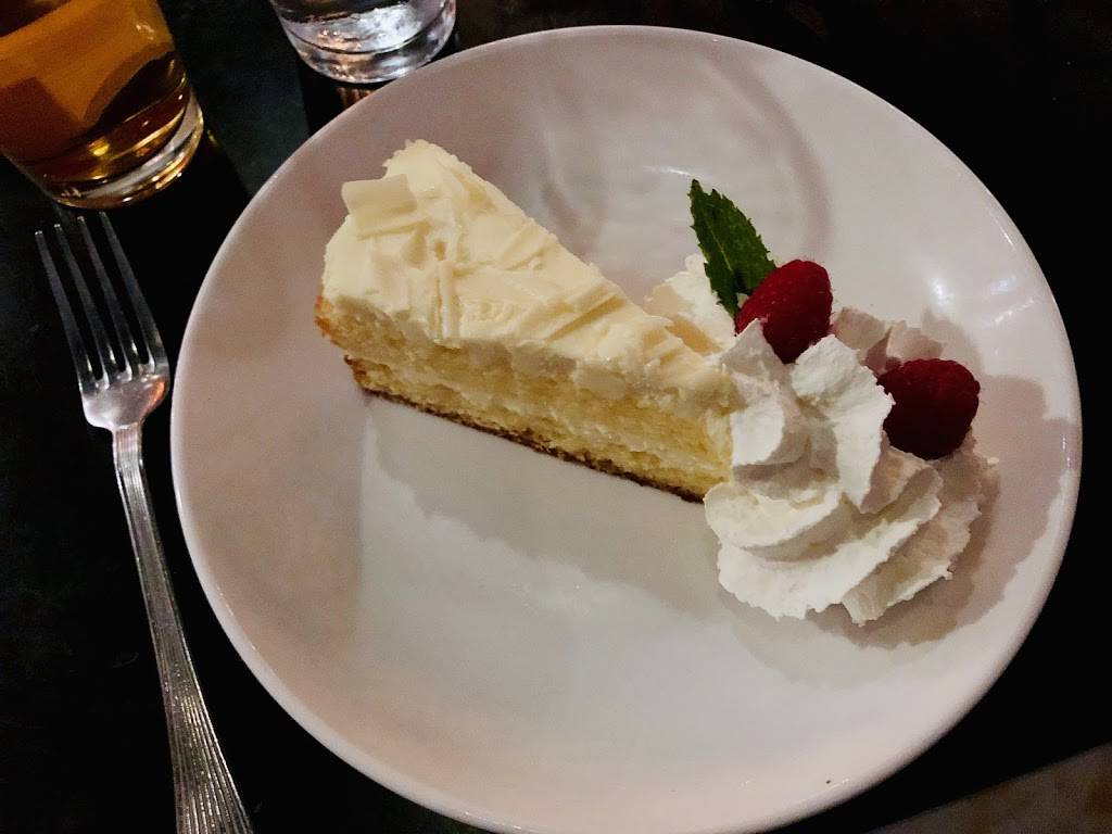 Loretta | restaurant | 15 Pleasant St, Newburyport, MA 01950, USA | 9784630000 OR +1 978-463-0000