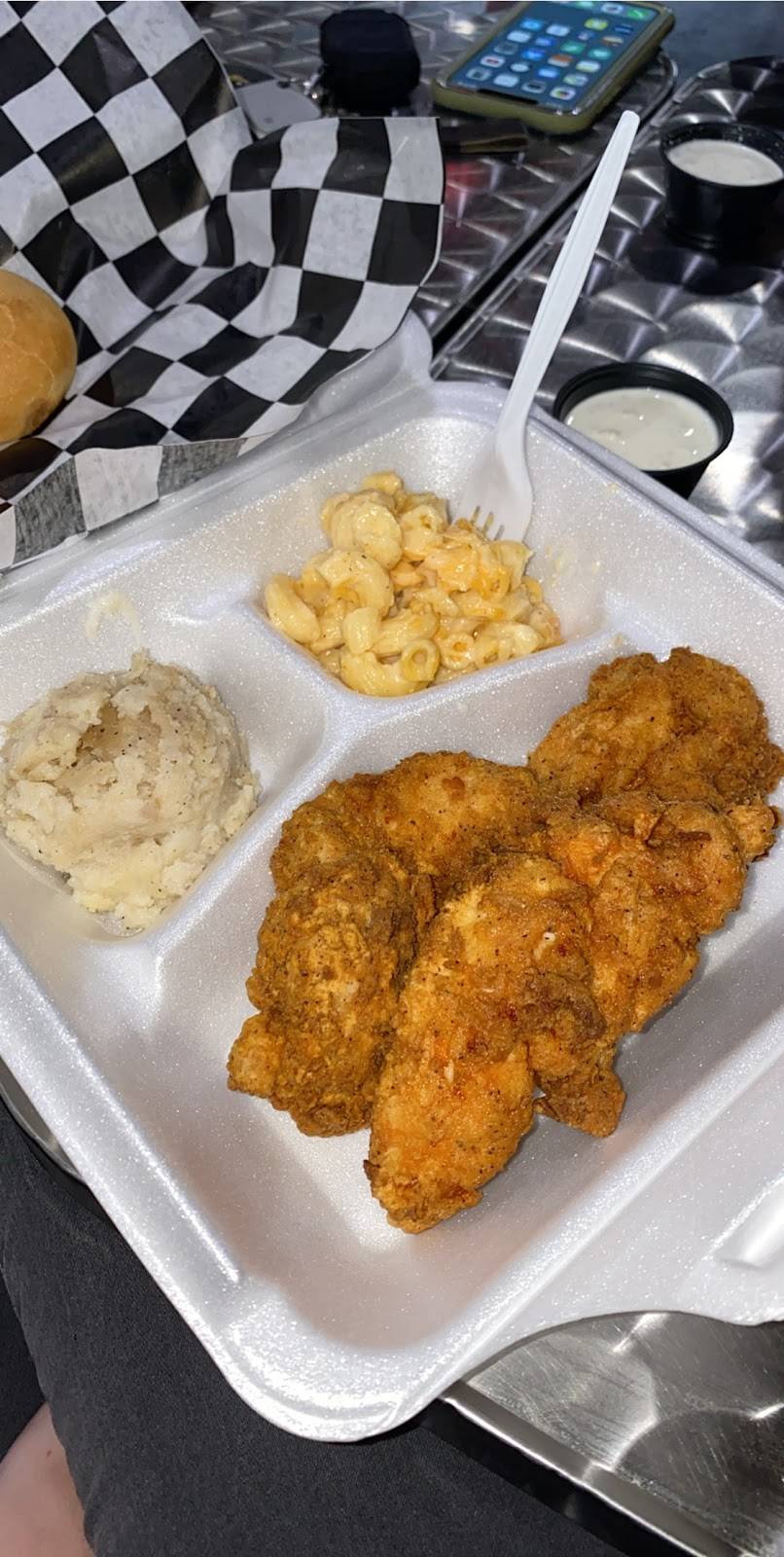 Lucys Tuscaloosa | restaurant | 1306 University Blvd, Tuscaloosa, AL 35401, USA | 2056323975 OR +1 205-632-3975