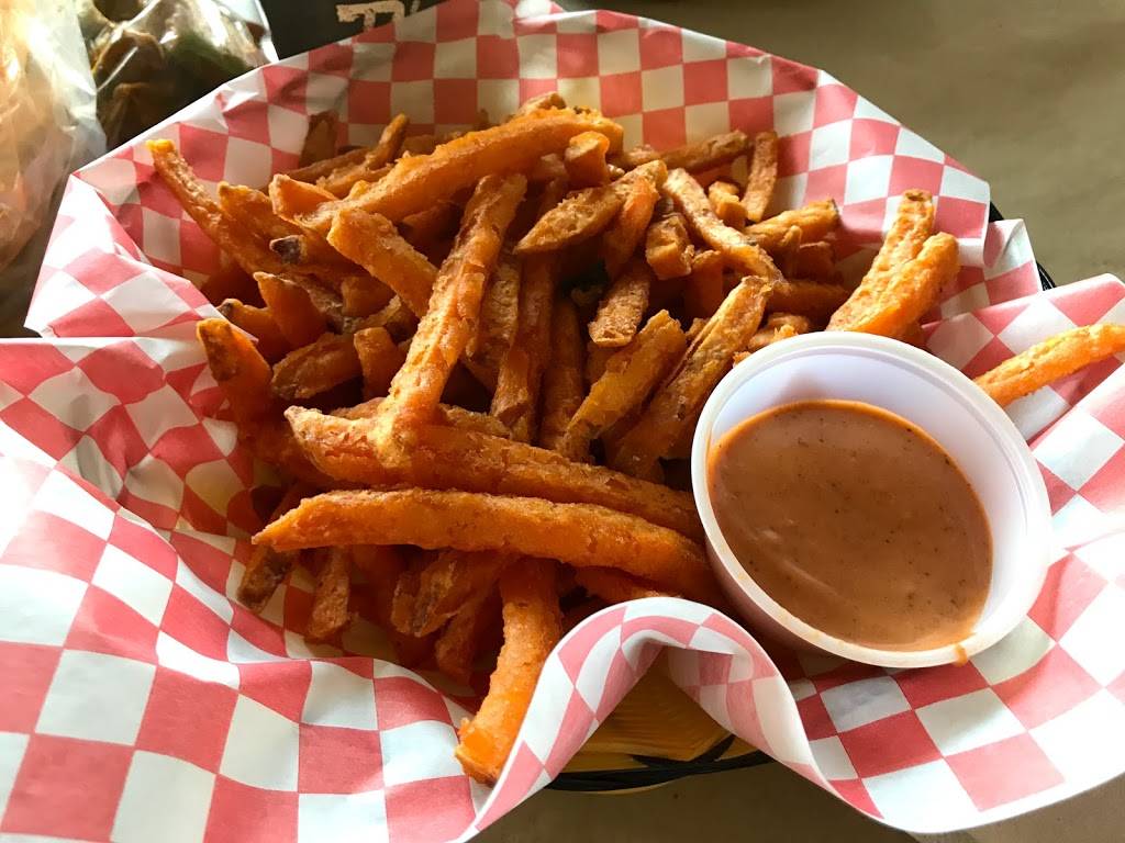 The Captains Boil | restaurant | 290 W Hunt Club Rd #4b, Ottawa, ON K2E 0B7, Canada | 6136808998 OR +1 613-680-8998