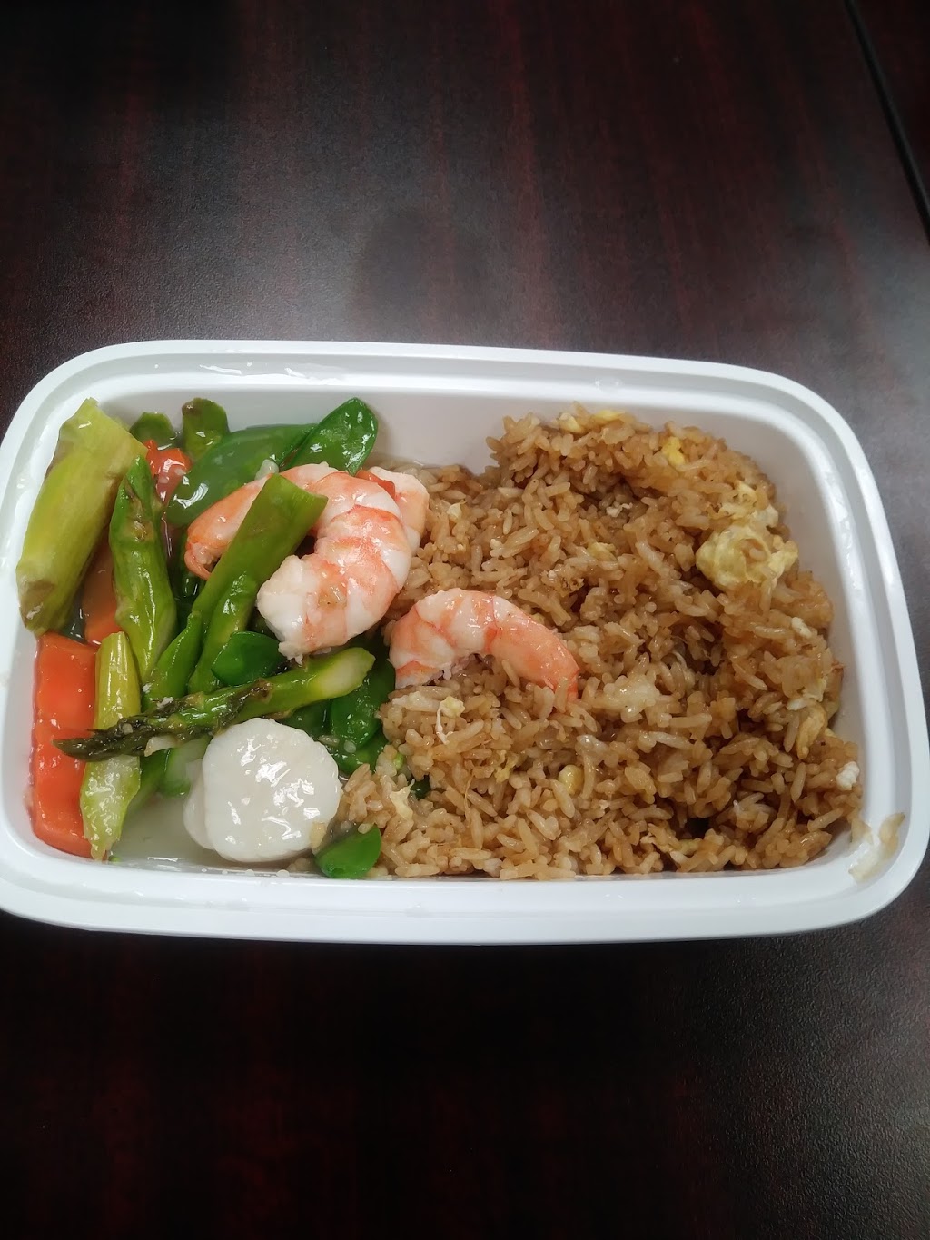 Sushi Garden & Kitchen | restaurant | 425 S Broad St, Philadelphia, PA 19147, USA | 2157328822 OR +1 215-732-8822