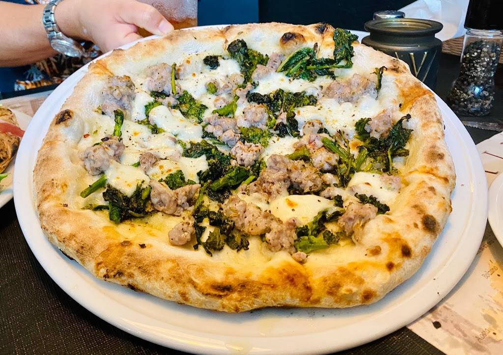 Mannys Cucina Napoletana | restaurant | 4980 N Wickham Rd, Melbourne, FL 32940, USA | 3214284068 OR +1 321-428-4068