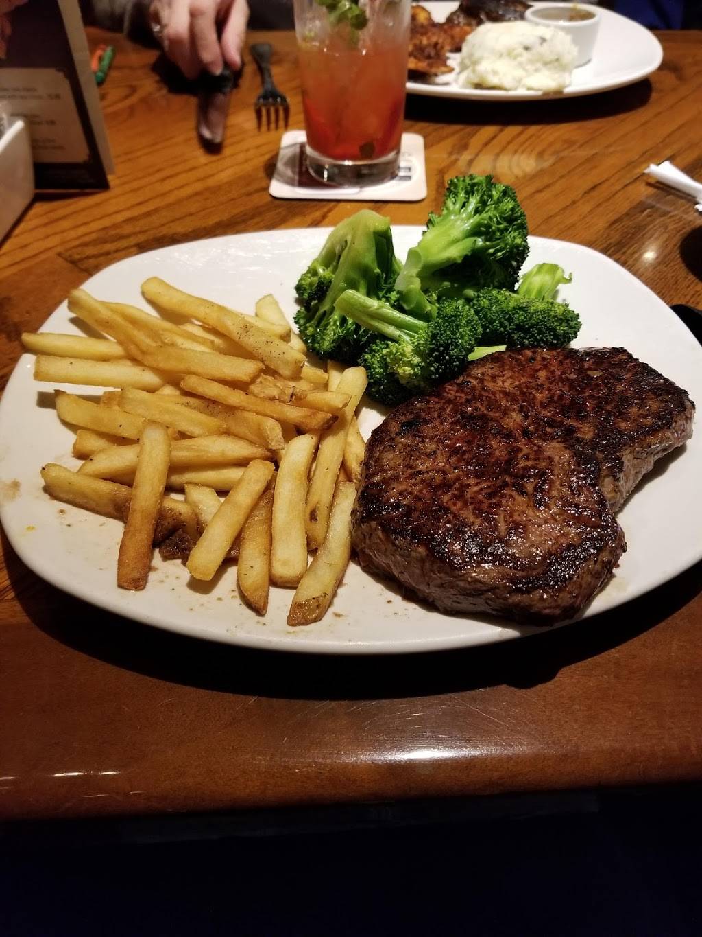 Outback Steakhouse | restaurant | 100 Sheraton Dr, Altoona, PA 16601, USA | 8149410555 OR +1 814-941-0555