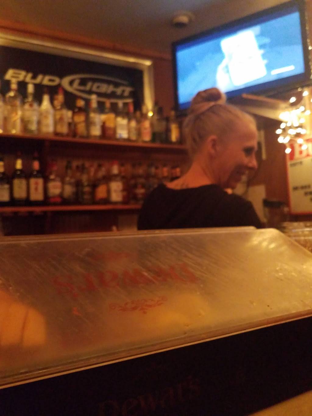 Maxis Food & Spirit Barn | restaurant | 114 Ireland Rd, South Bend, IN 46614, USA | 5742919181 OR +1 574-291-9181