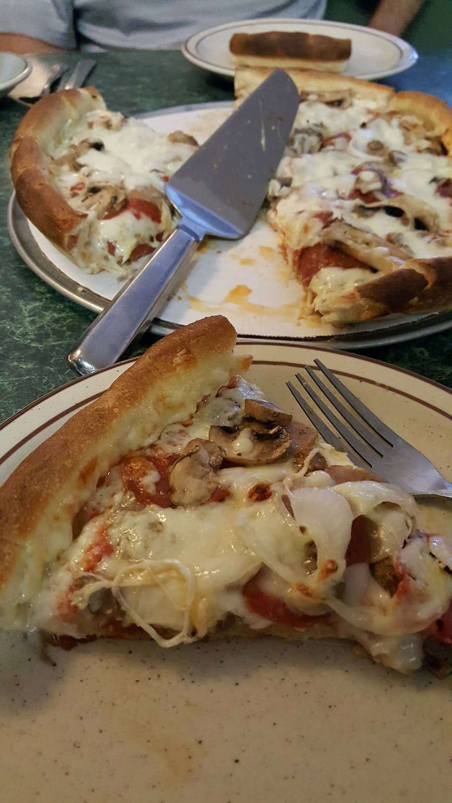 Tavas Pizza | restaurant | SE 4489, GA-20 Suite 7, Conyers, GA 30013, USA | 7703889566 OR +1 770-388-9566