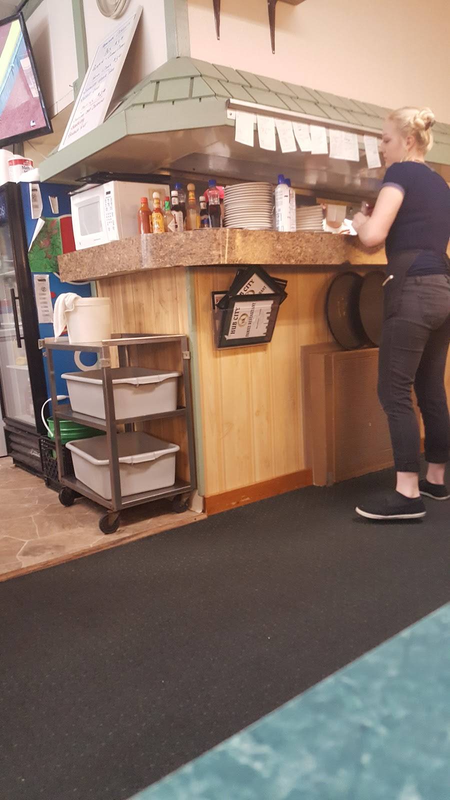 Hub City Restaurant | restaurant | 409 E Mill St, Plymouth, WI 53073, USA | 9208922829 OR +1 920-892-2829