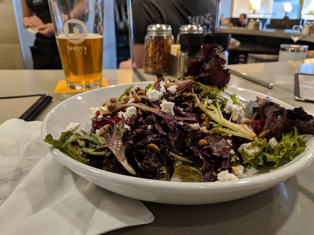 Deweys Pizza | meal takeaway | 3265 W Market St, Fairlawn, OH 44333, USA | 3308734444 OR +1 330-873-4444