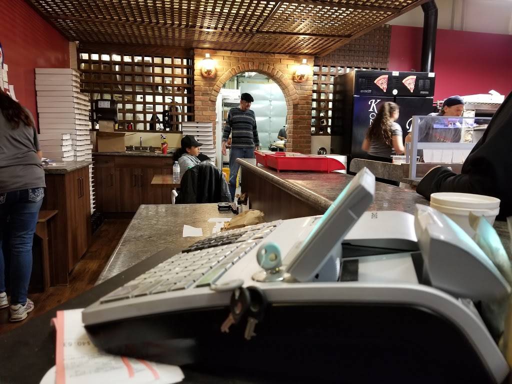 Konstantino Pizzeria | restaurant | 350 Lacroix St #3, Chatham, ON N7M 2W3, Canada | 5193581112 OR +1 519-358-1112