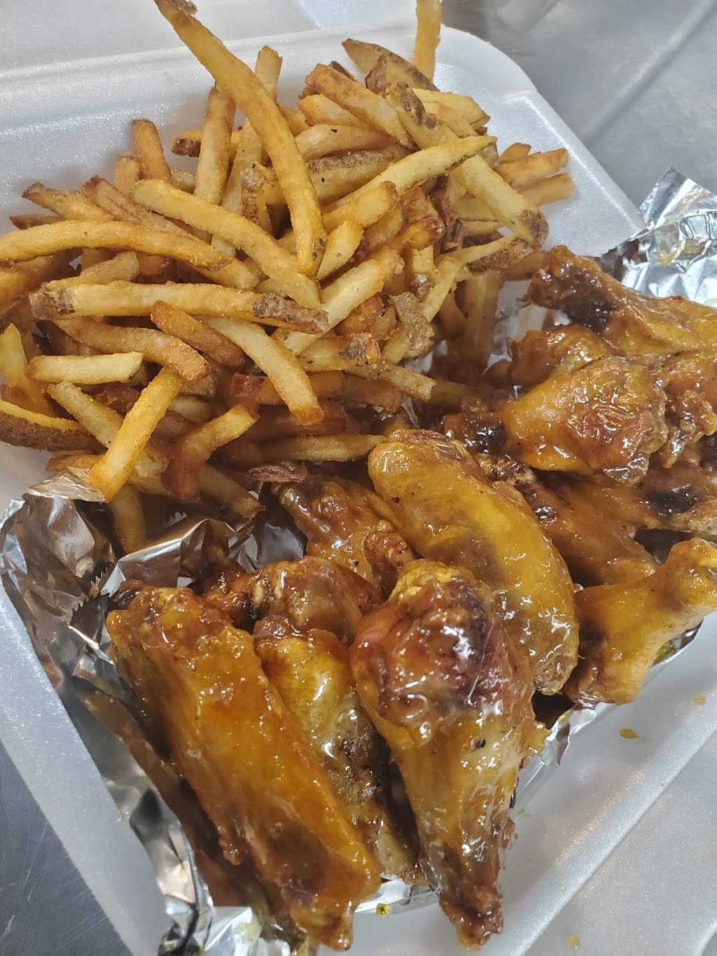 Uncle Charleyz | restaurant | 403 Opelika Rd, Auburn, AL 36830, USA | 3342091605 OR +1 334-209-1605