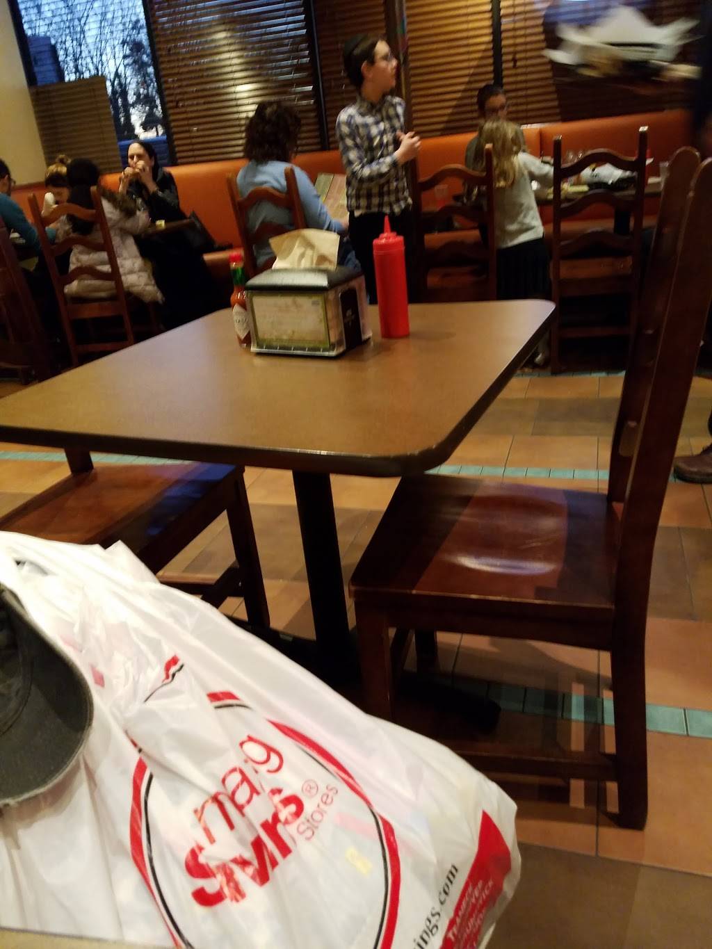 Carlos and Gabbys | restaurant | 69-44 Main St, Flushing, NY 11367, USA | 7185758226 OR +1 718-575-8226