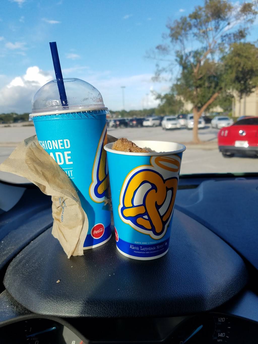 Auntie Annes | restaurant | 278 Towne Center Cir, Sanford, FL 32771, USA | 4073285088 OR +1 407-328-5088