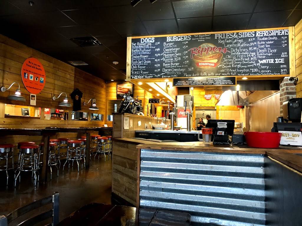 Rippers RoadStand Plus Beer | restaurant | 5967 Factory Shops Blvd, Ellenton, FL 34222, USA | 9414797999 OR +1 941-479-7999