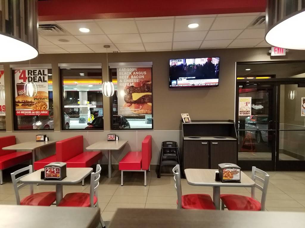 Hardees | restaurant | 1593 E Mason St, Green Bay, WI 54302, USA | 9209405050 OR +1 920-940-5050