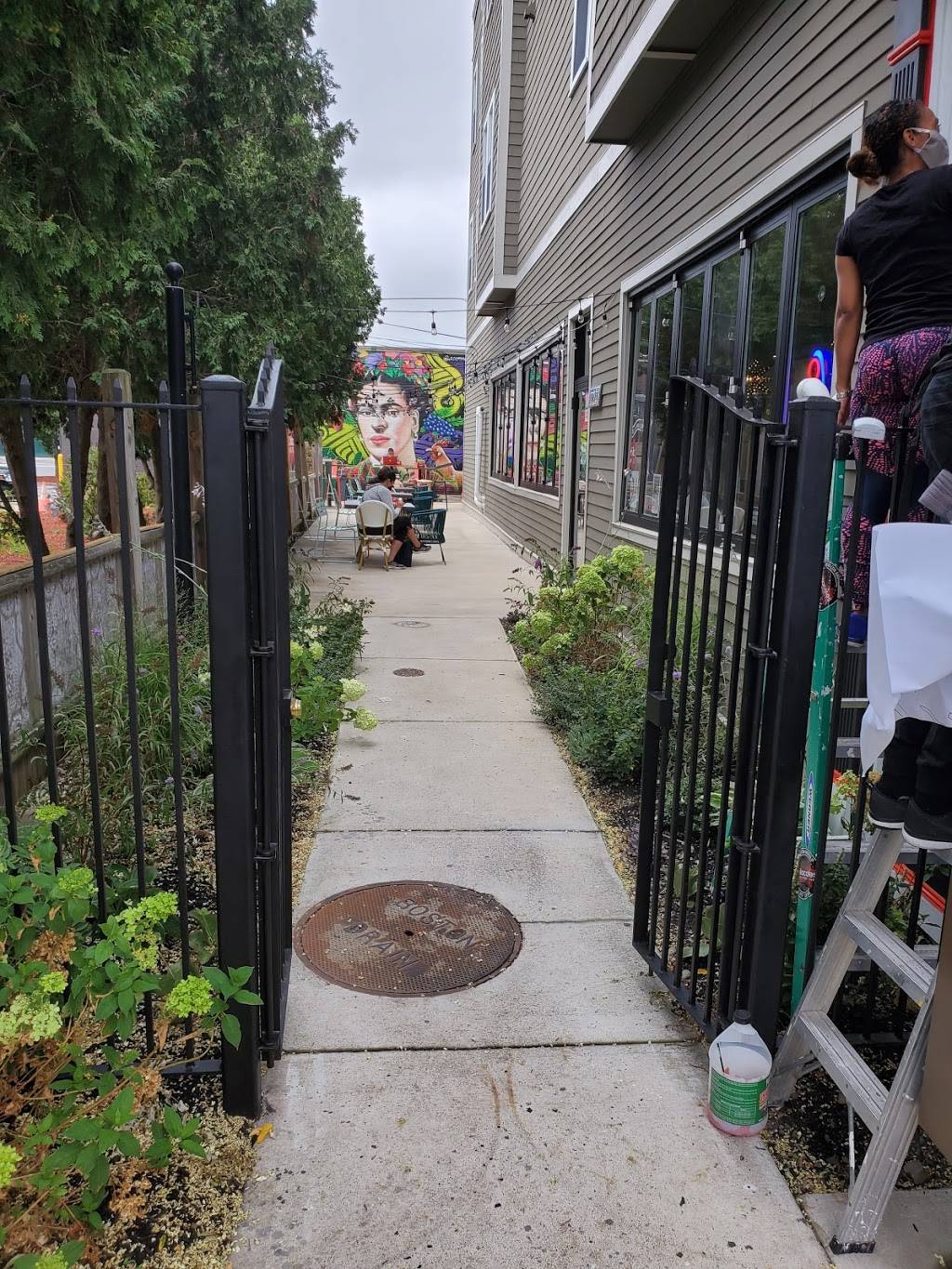 Chilacates Washington St. | restaurant | 4257 Washington St, Boston, MA 02131, USA | 6174779094 OR +1 617-477-9094