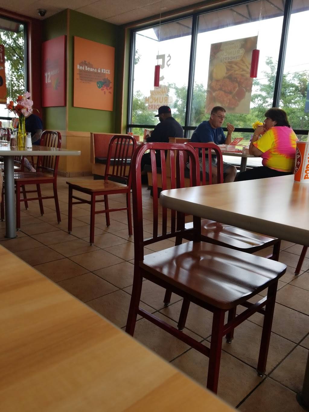 Popeyes Louisiana Kitchen | restaurant | 501 Telegraph Rd, Waterford Twp, MI 48328, USA | 2487063220 OR +1 248-706-3220