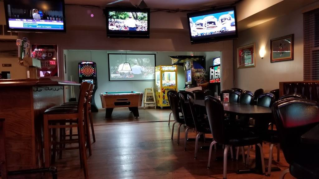 Crave Bar & Food Joynt | restaurant | 1204 W Rand Rd, Arlington Heights, IL 60004, USA | 8472592602 OR +1 847-259-2602