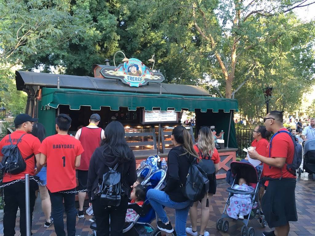 Maurices Treats | restaurant | 1313 Disneyland Dr, Anaheim, CA 92802, USA | 7147814565 OR +1 714-781-4565