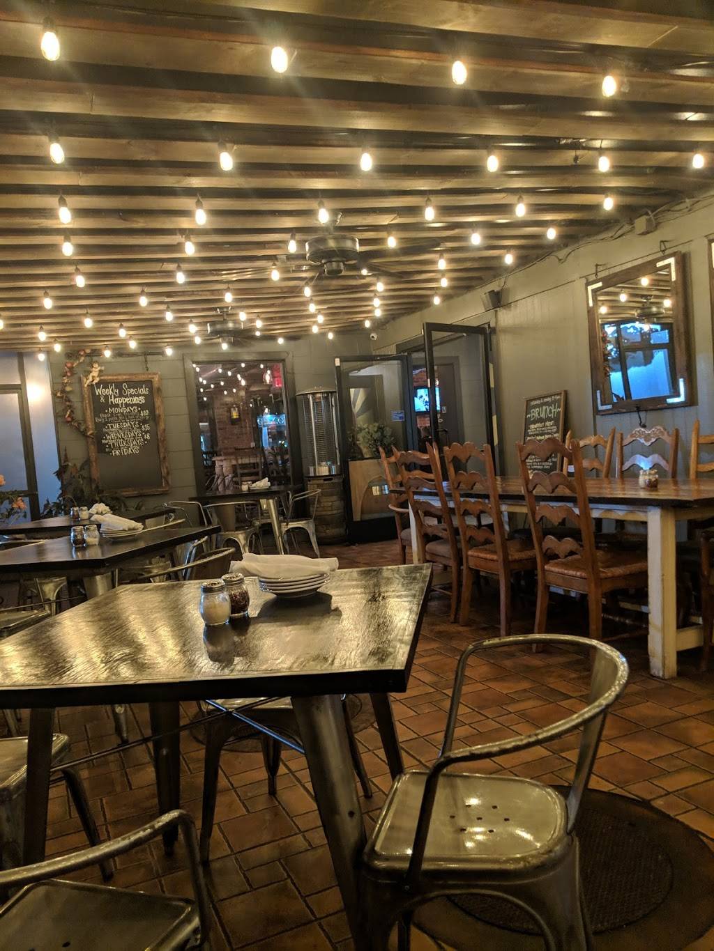 F&D Woodfired Italian Kitchen | restaurant | 2420 Curry Ford Rd, Orlando, FL 32806, USA | 4077515697 OR +1 407-751-5697