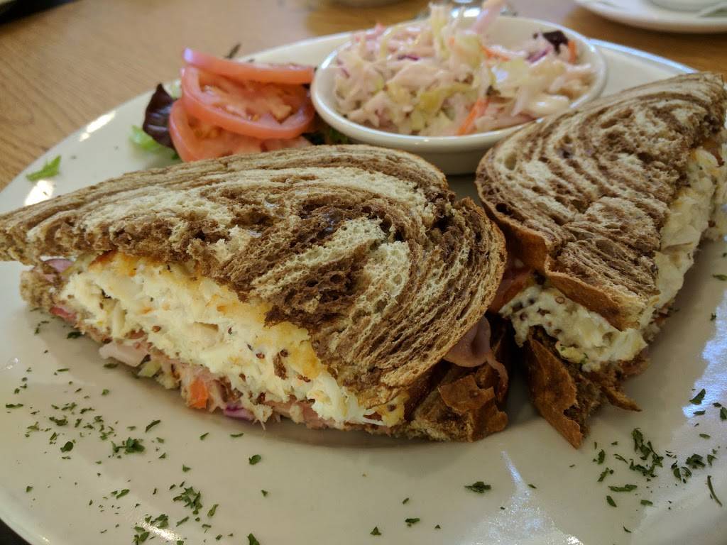 Moorings Bistro | restaurant | 875 Harry S. Truman Pkwy, Annapolis, MD 21401, USA | 4102249886 OR +1 410-224-9886